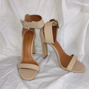Tan Heels Size 7